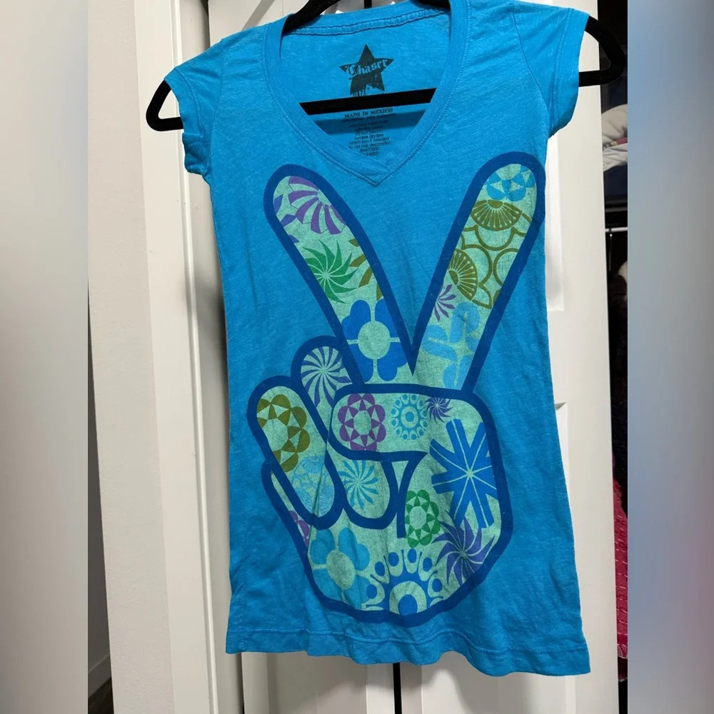 NWOT Chaser peace t shirt sz xs
